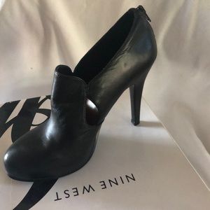 Nine West high heel bootie shoes black 6.5